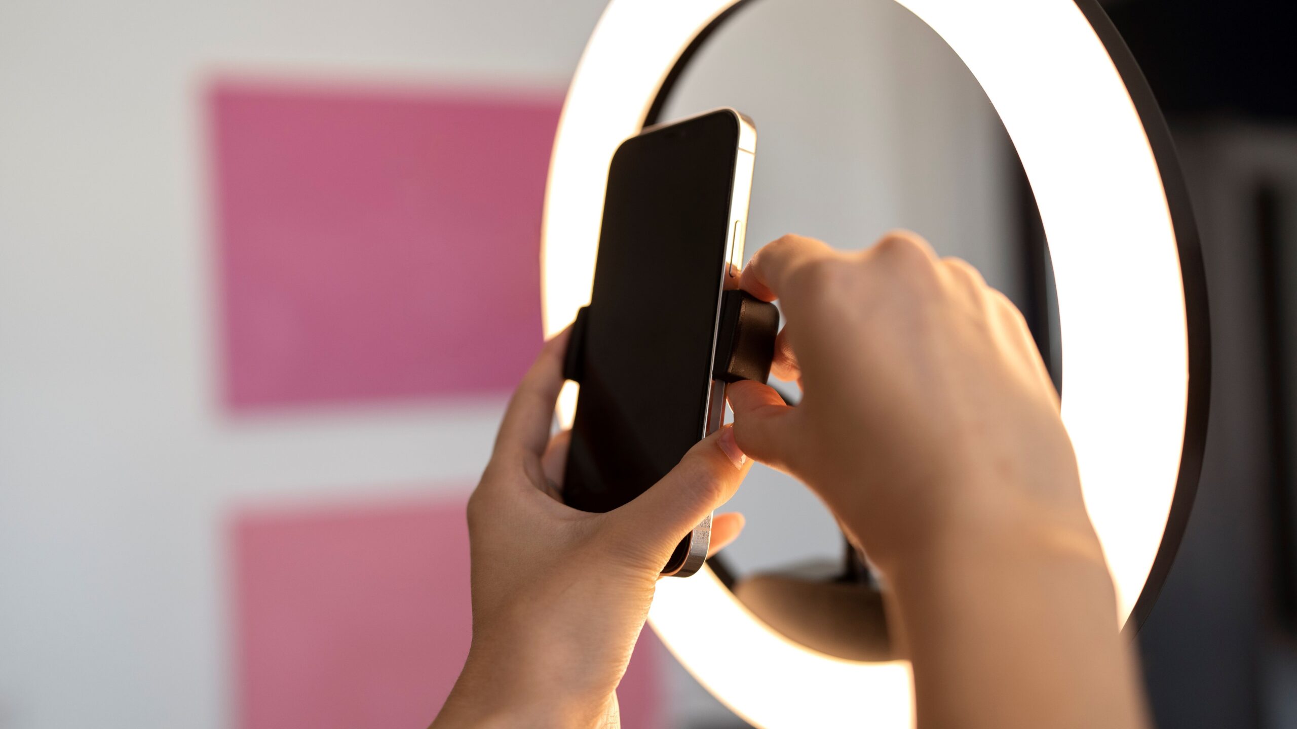 How to avoid glare and shadows in visa photos